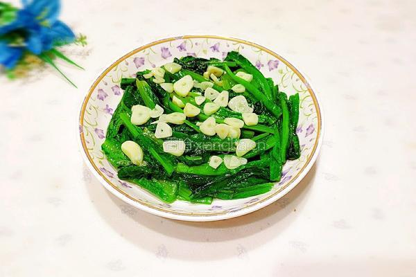 清炒油麦菜的做法图解1