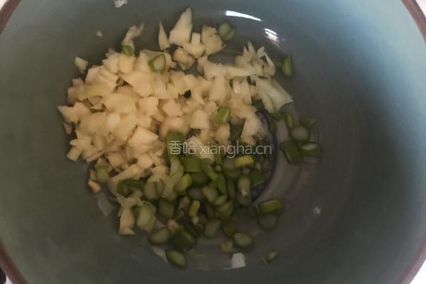 酸辣拌面的做法图解2