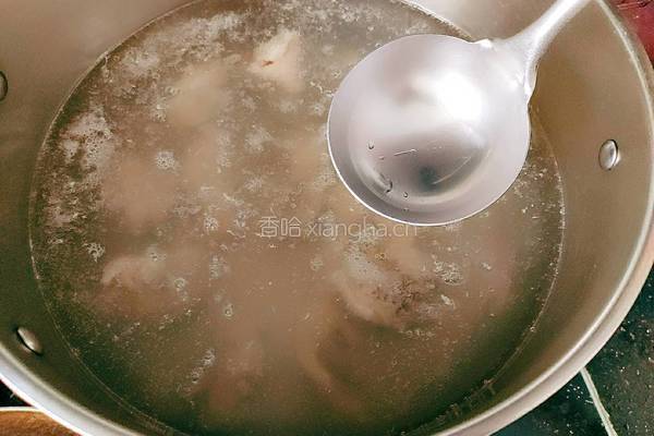 大脚菌玉米鸡汤的做法图解8