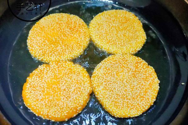 南瓜芝麻饼的做法图解11
