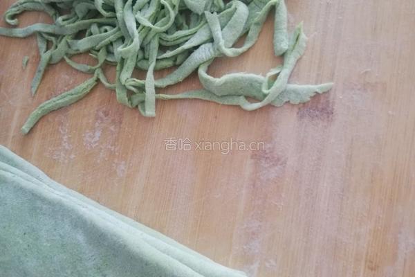 西红柿鸡蛋菠菜面的做法图解3