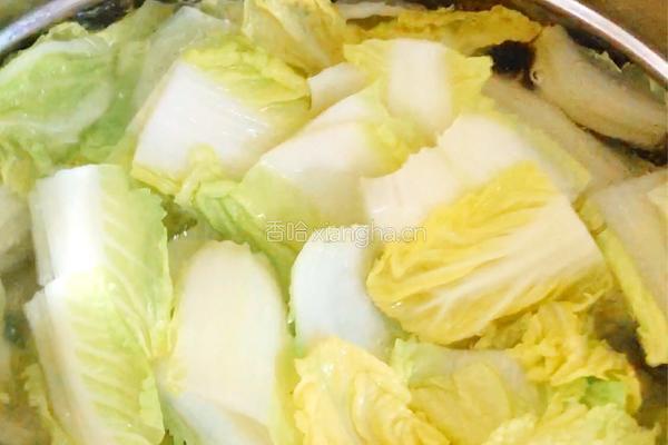 家庭版炒白菜的做法图解2