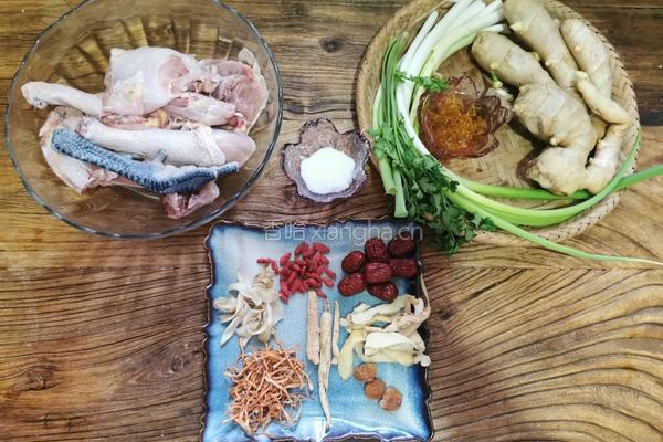 人参虫草花桂圆红枣鸡汤的做法图解1