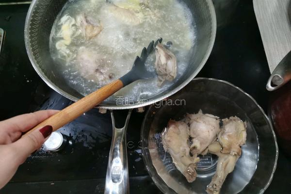 人参虫草花桂圆红枣鸡汤的做法图解6