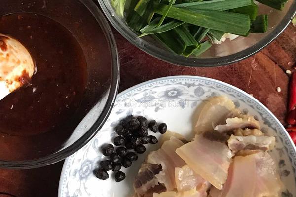 回锅腊肉的做法图解2