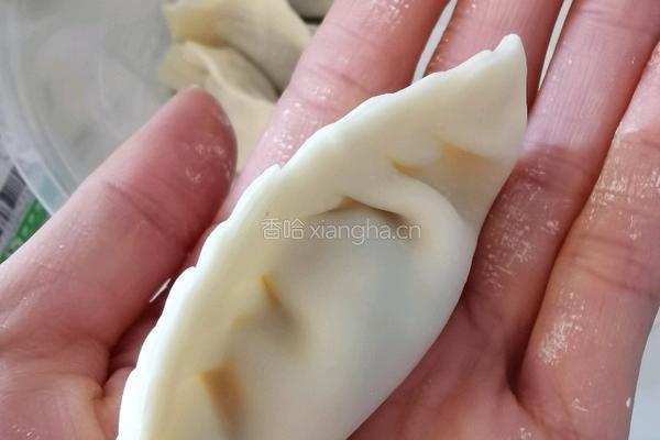 大葱猪肉饺的做法图解5
