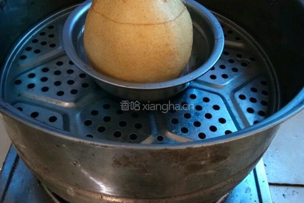 冰糖炖雪梨的做法图解3
