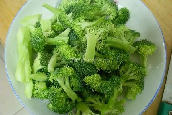 西兰花你这样吃过吗的做法图解1