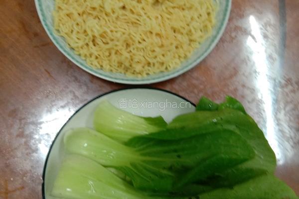 青菜鸡蛋炒面的做法图解2