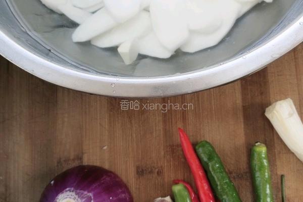 虾仁木耳炒山药的做法图解2