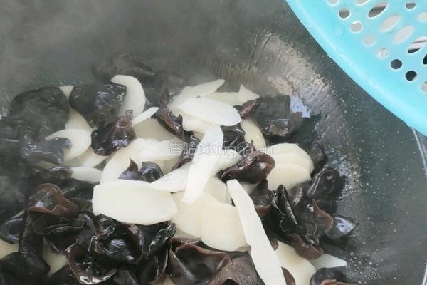 虾仁木耳炒山药的做法图解6