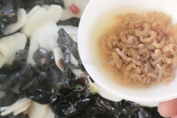 虾仁木耳炒山药的做法图解7