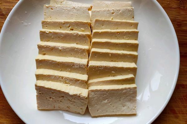 五花咸肉蒸老豆腐的做法图解3