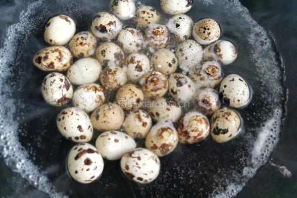 下酒菜～香卤鹌鹑蛋的做法图解1
