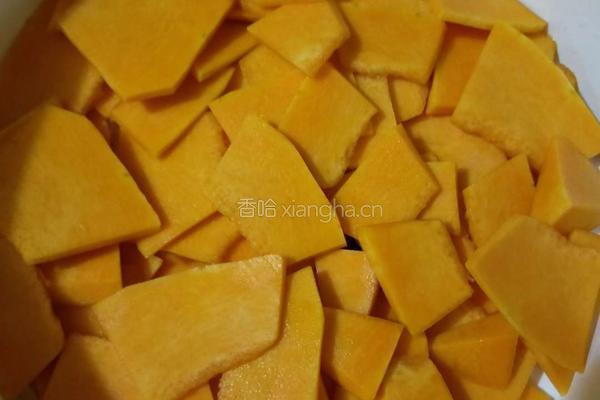 芝麻南瓜饼的做法图解1