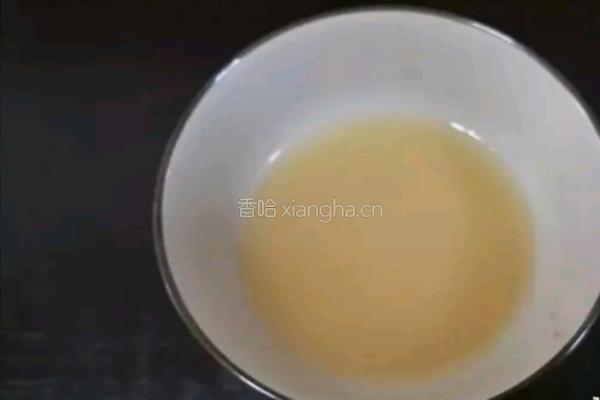 营养易手的美味葱爆虾仁的做法图解2