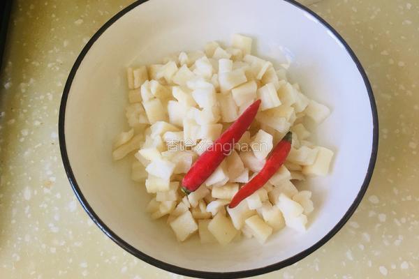 萝卜干炒牛肉的做法图解1