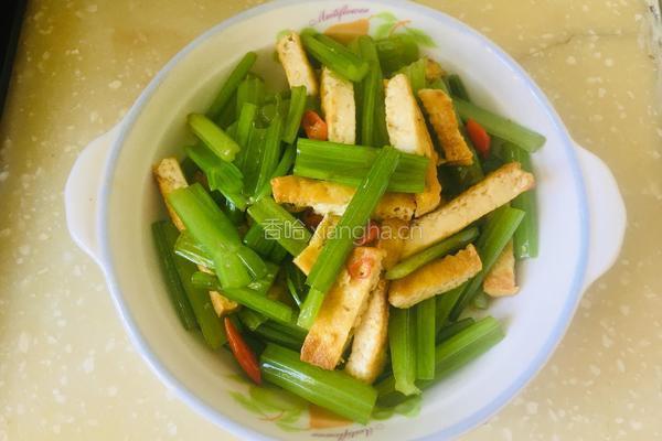 芹菜炒豆腐干的做法图解11