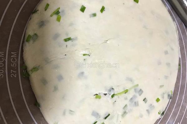 鸡蛋葱油饼的做法图解9