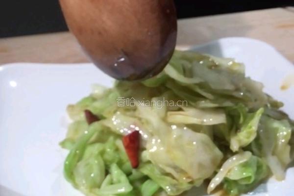 炝炒圆白菜（手撕包菜）的做法图解8