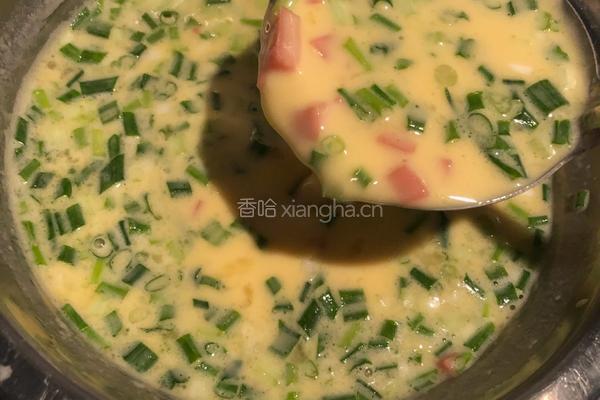 火腿肠葱花鸡蛋饼的做法图解7