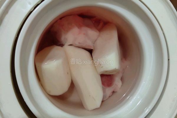 山药排骨汤的做法图解3