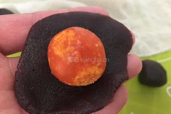 蛋黄酥的做法图解10