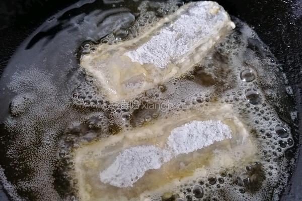 酥炸带鱼的做法图解7
