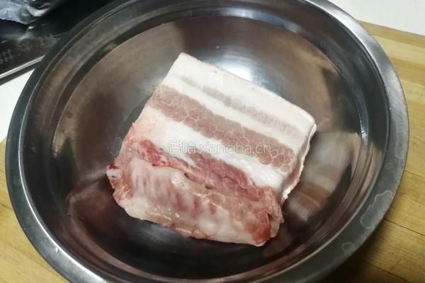 梅菜扣肉的做法图解1