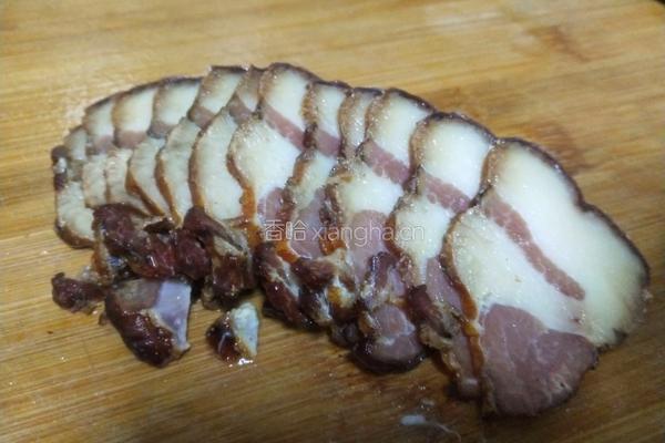 莴笋炒腊肉的做法图解2