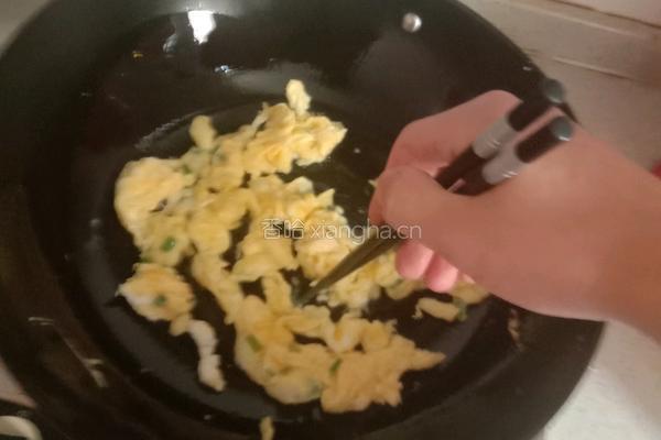 番茄炒鸡蛋的做法图解4