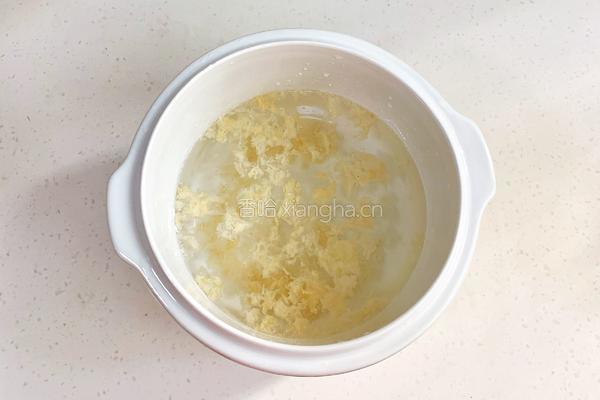 银耳雪梨汤的做法图解3
