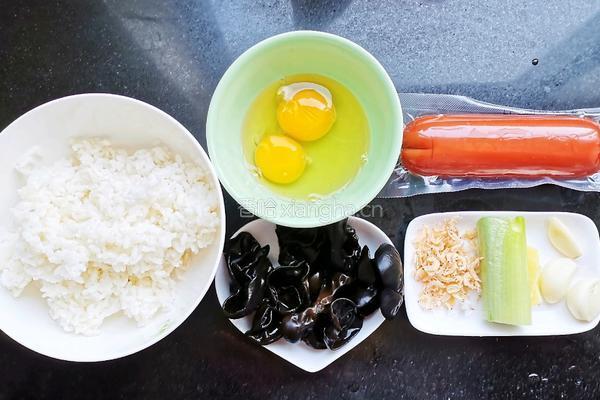 可爱蛋炒饭的做法图解1