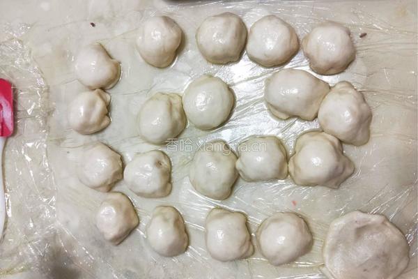 雪媚娘蛋黄酥的做法图解5