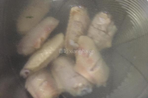 藤椒汁豆瓣醬雞翅的做法图解2
