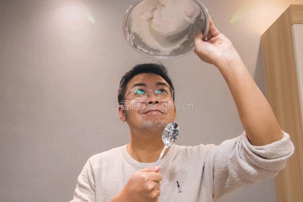 健康美味的电饭煲蛋糕的做法图解4