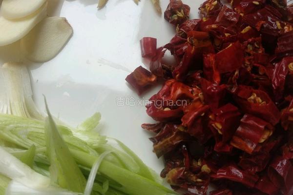 蕨菜炒腊肉的做法图解4