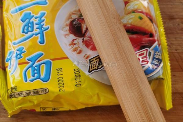 方便面饼的做法图解1