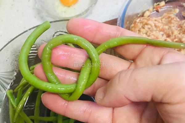 绿瘦红肥(豆角酿肉）的做法图解4