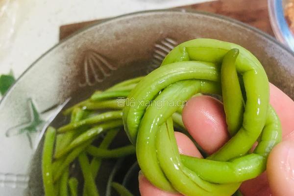 绿瘦红肥(豆角酿肉）的做法图解5