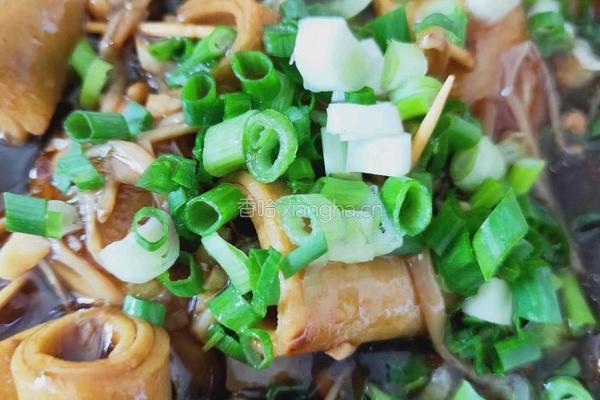 金针菇豆皮卷的做法图解5