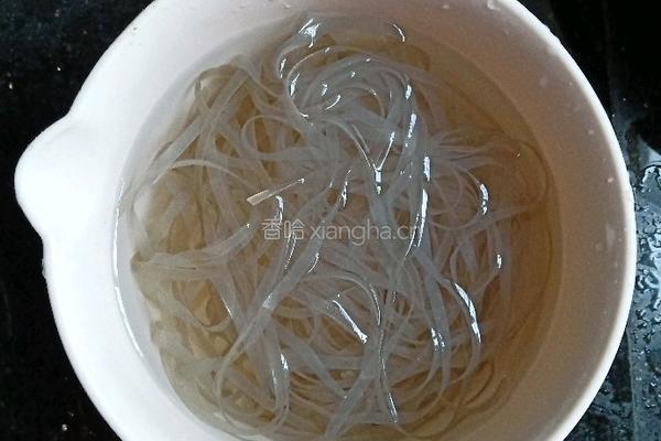 酸辣粉的做法图解1