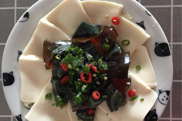 皮蛋豆腐的做法图解4