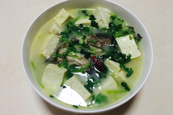 鲫鱼炖豆腐的做法图解5
