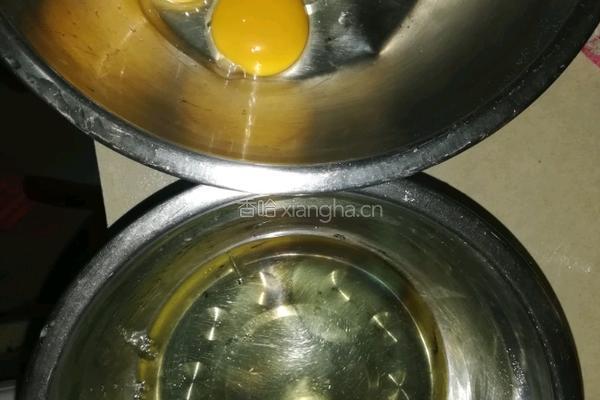 电饭锅巧克力蛋糕的做法图解1