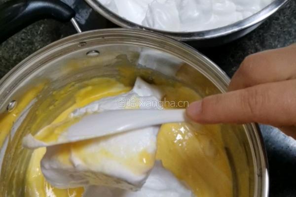 自制戚风蛋糕的做法图解11