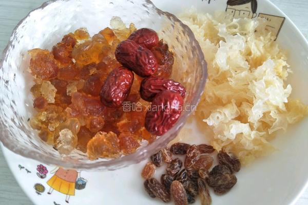 果味牛奶炖桃胶的做法图解2