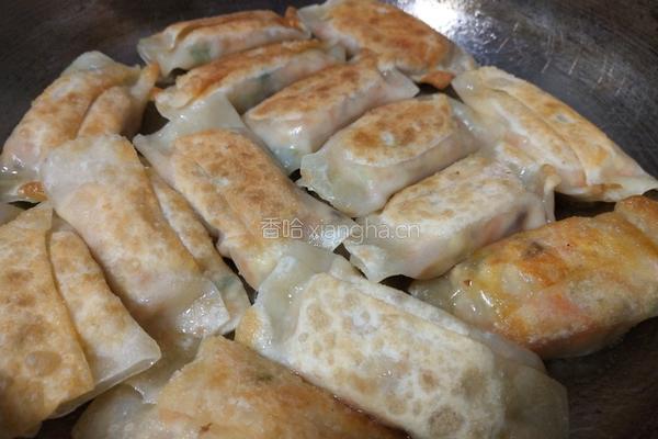 胡萝卜素小锅贴的做法图解5