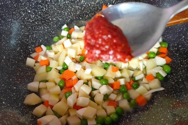 茭白土豆丁的做法图解5