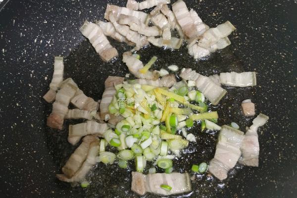 五花肉豆角土豆焖面的做法图解3